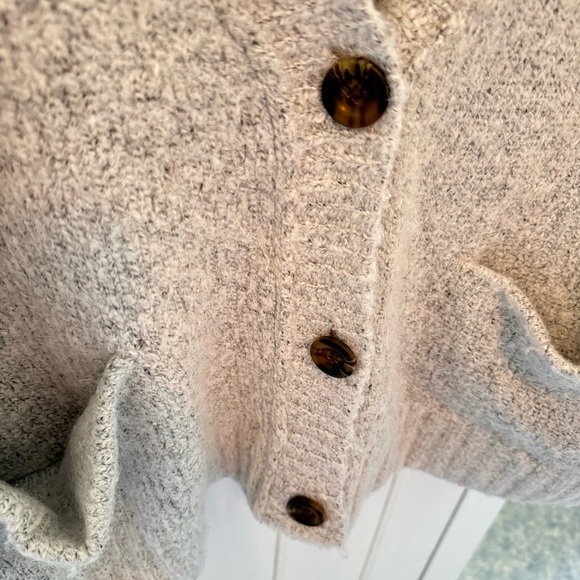 Oversized knit Cardigan - Picture 2 of 6